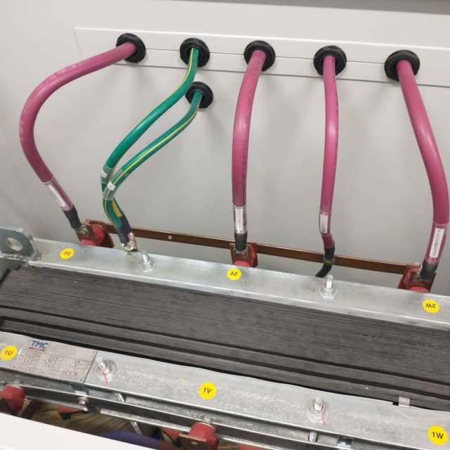 Conexión de cables de potencia